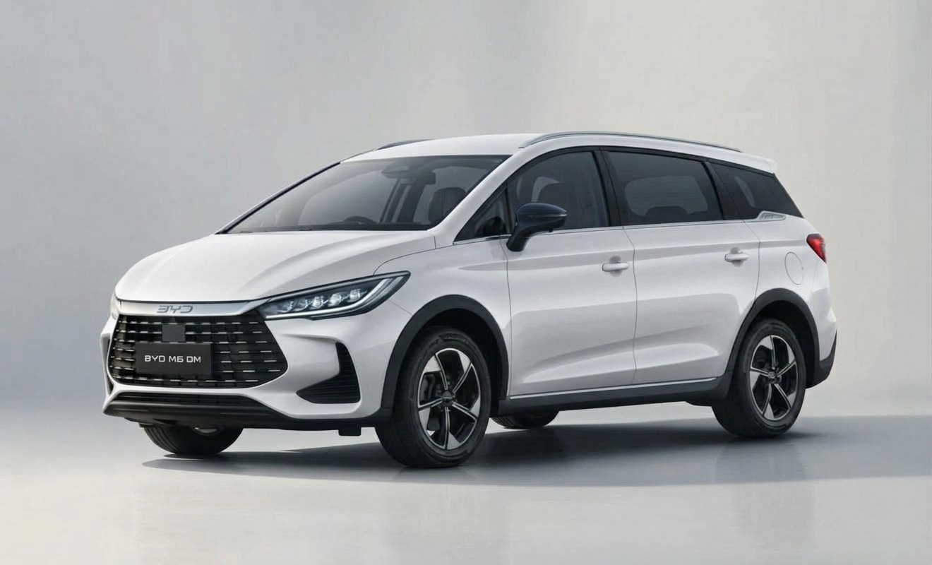 BYD M6 DM - CRYSTAL WHITE